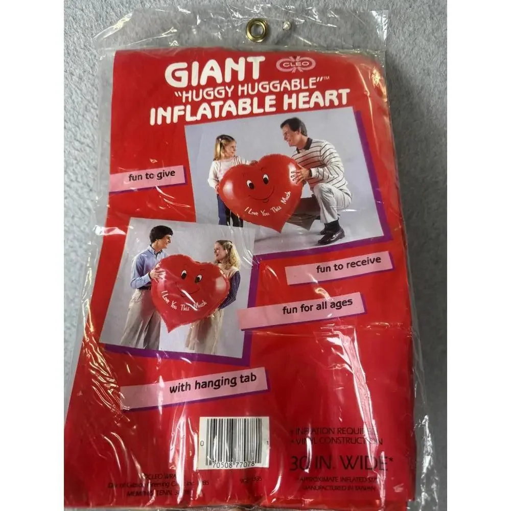 Brand New 80s Cleo Holiday Giant Huggy Huggable Inflatable Heart 30 Inch